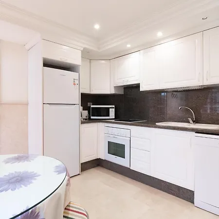 Penthouse En La Playa Del Duque Адехе